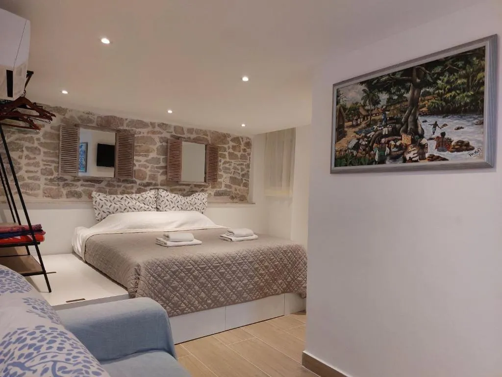 Image of 2024 Newly Renovated Apt-5 min Walk to Split Old Town