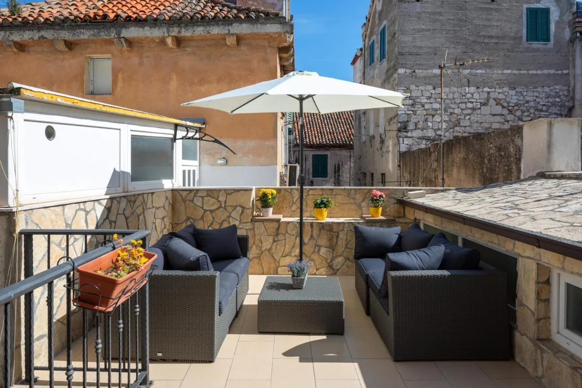 Image 5 of 2 – luxury studio with terrace in heart of Split