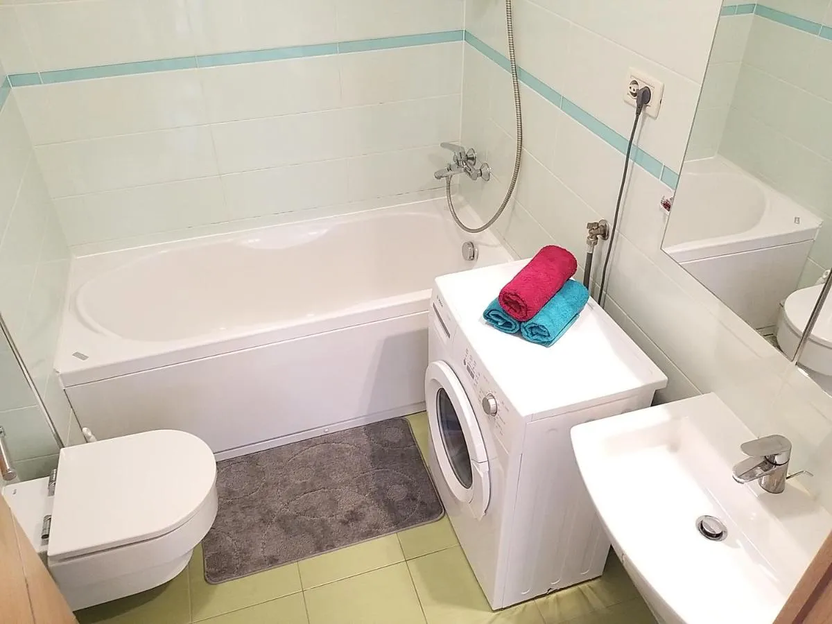 Image 2 of 3 bedroom apartment with terrace and free parking