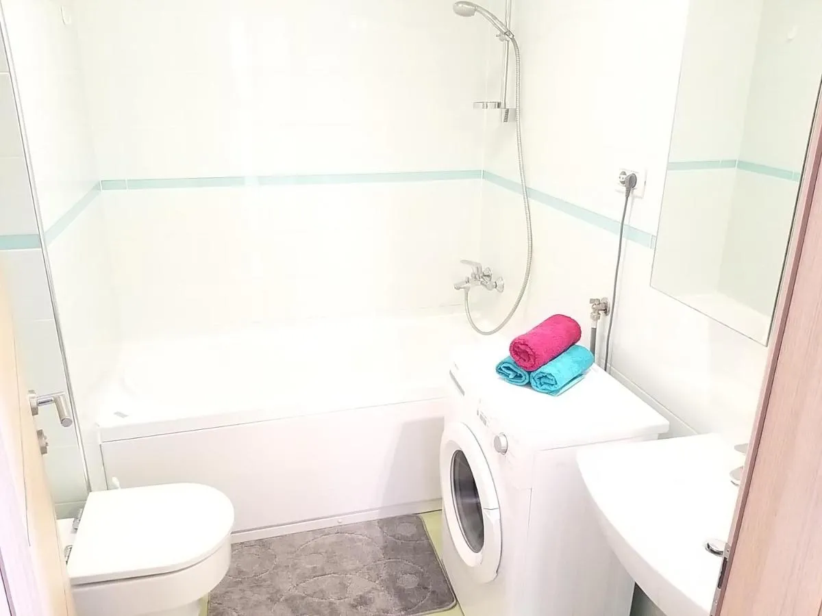 Image 5 of 3 bedroom apartment with terrace and free parking