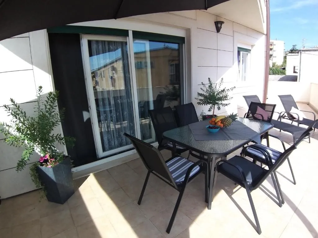 Image of 3 bedroom apartment with terrace and free parking