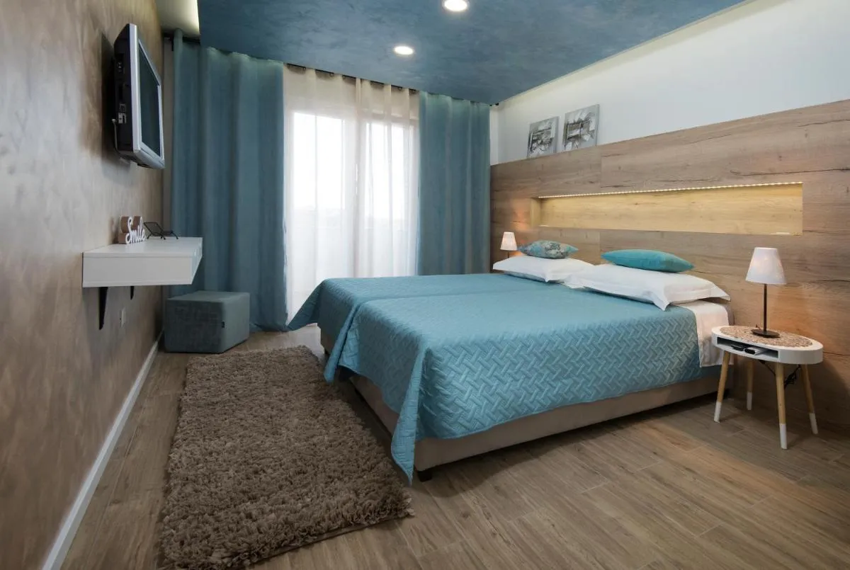 Image 6 of APARTMENTS-LUXURY