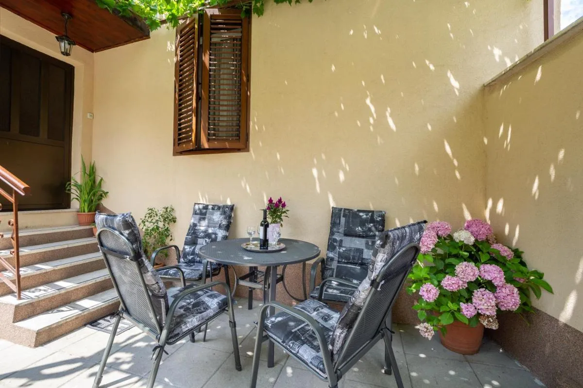 Image 5 of Antique Garden Villa