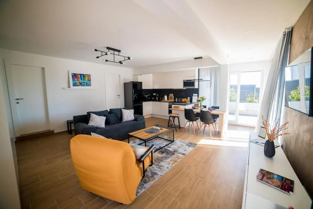 Image 2 of Apartman 76
