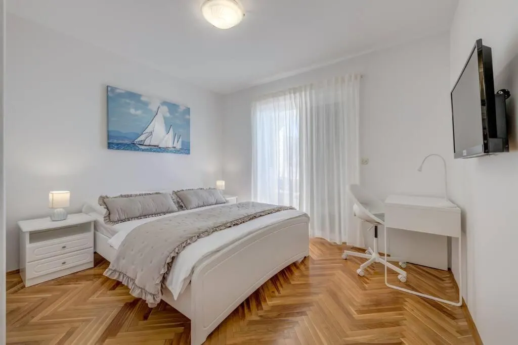 Image 2 of Apartment Beach