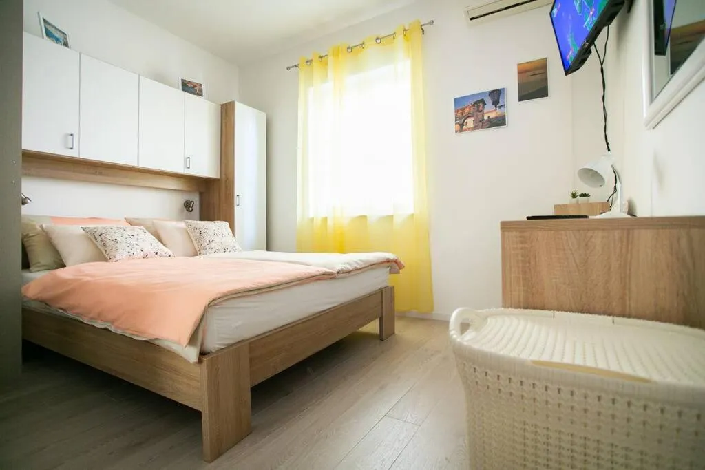 Image 1 of Apartment David, 2mins from town centre
