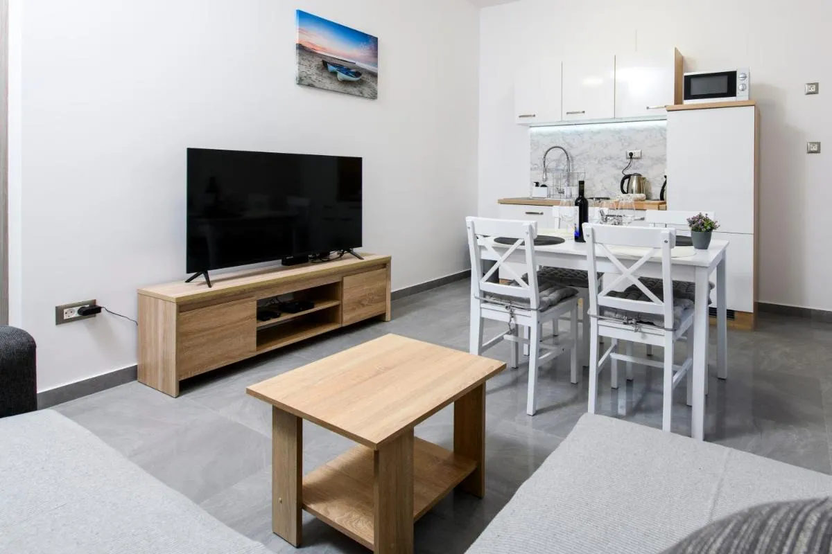 Image 4 of Apartment Delalle