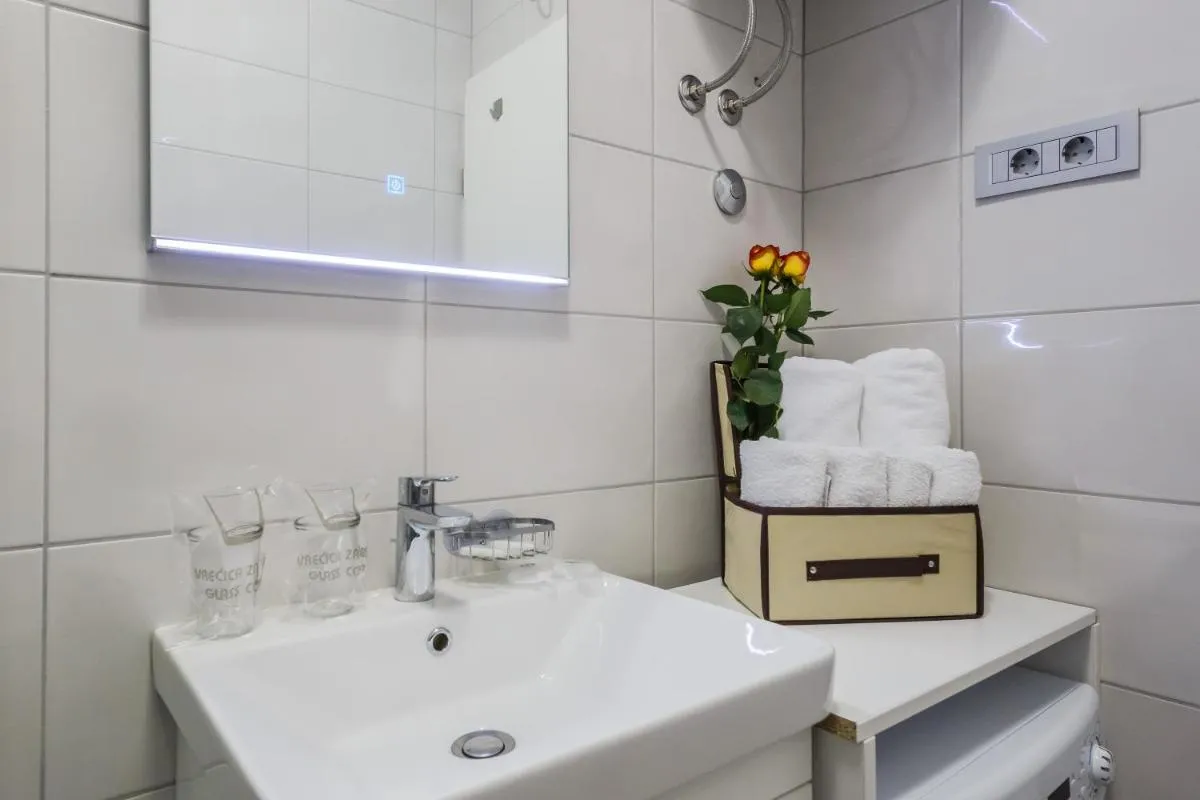 Image 2 of Apartment Emica