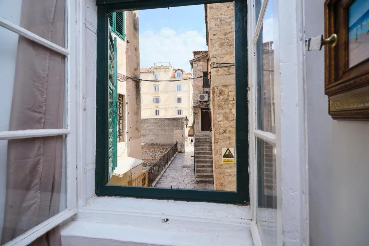 Image 1 of Apartment Galeriana Palace