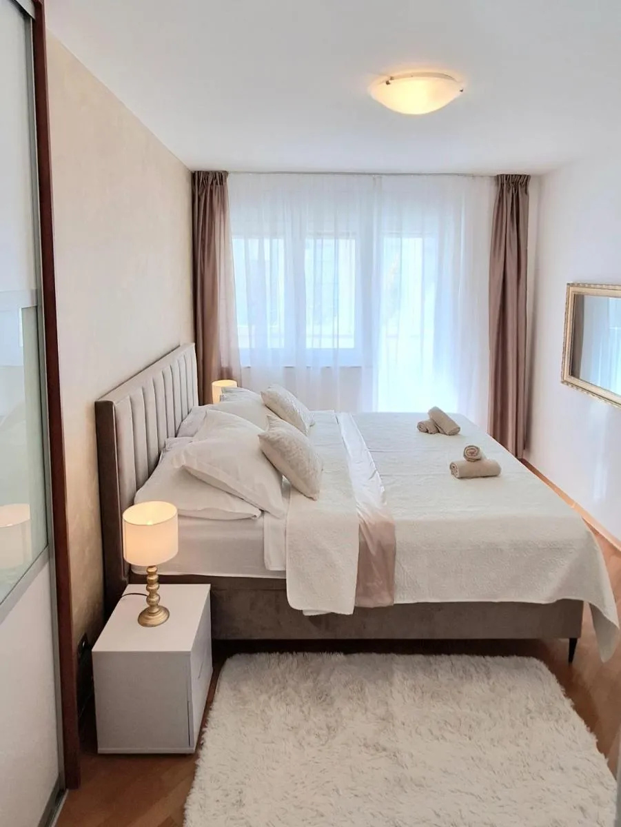 Image 3 of Apartment Leona