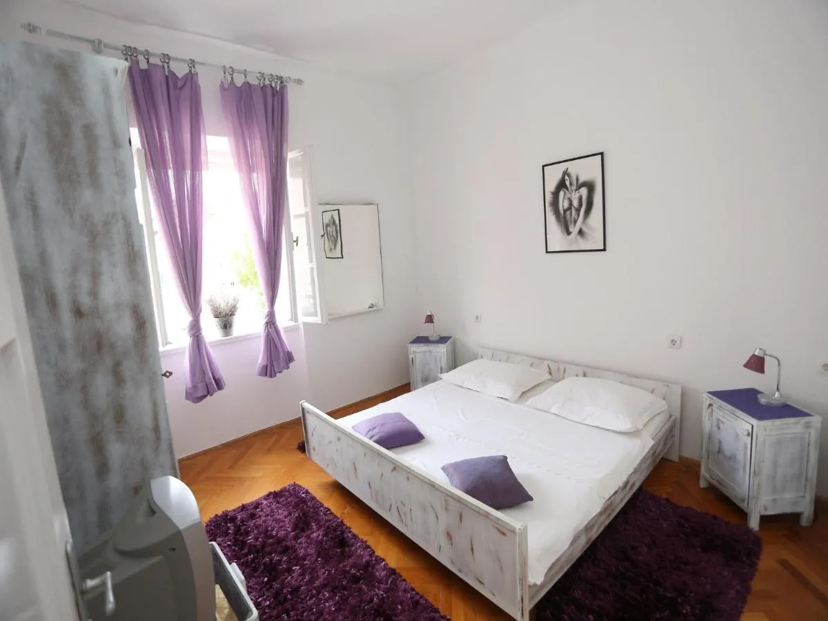 Image 1 of Apartment Liatris