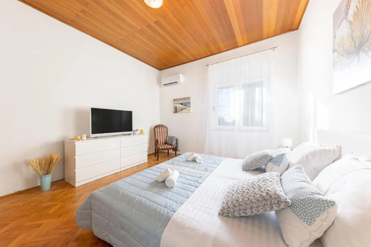 Image 6 of Apartment Neva