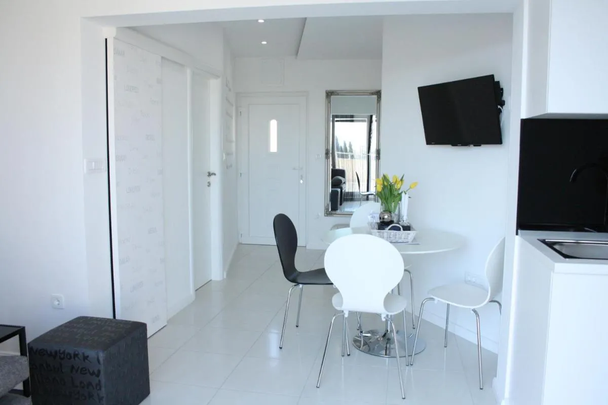 Image 4 of Apartment One Vision
