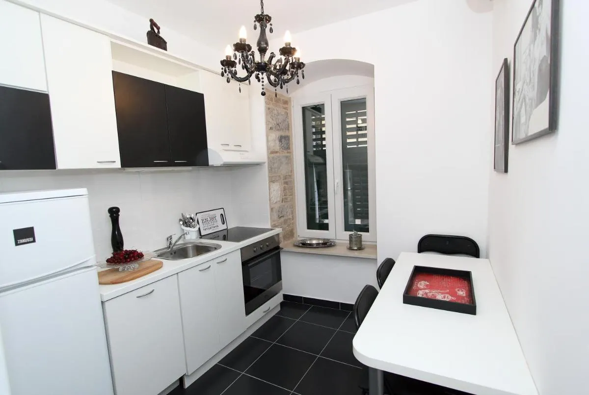 Image 2 of Apartment Papalić Palace