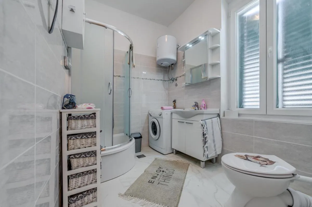 Image 2 of Apartment Pape