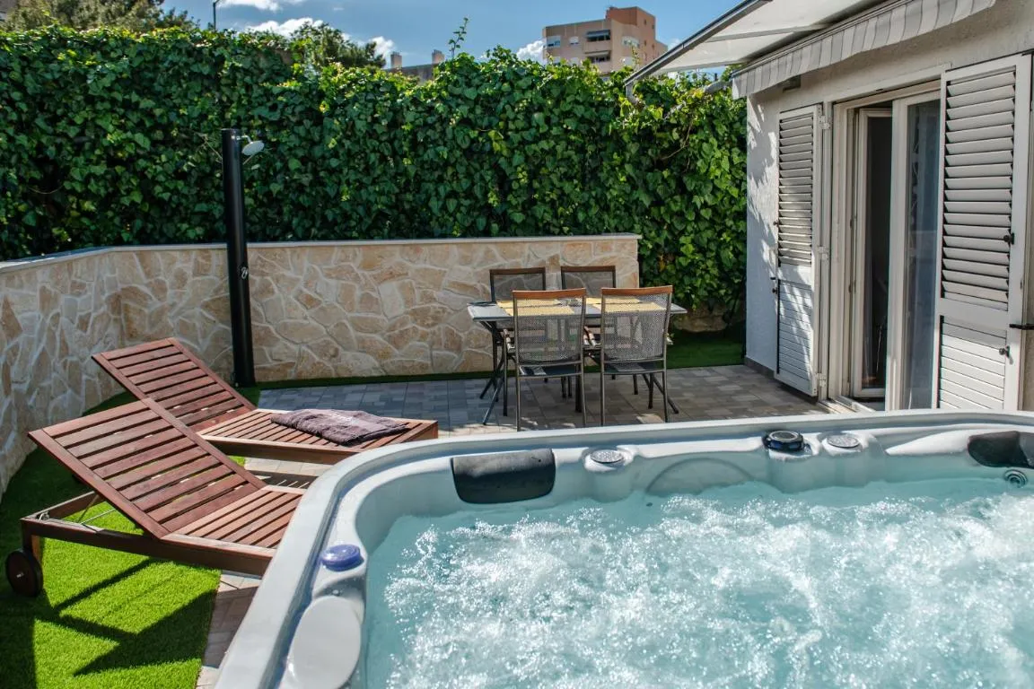 Image of Apartment Pebbles – With Jacuzzi