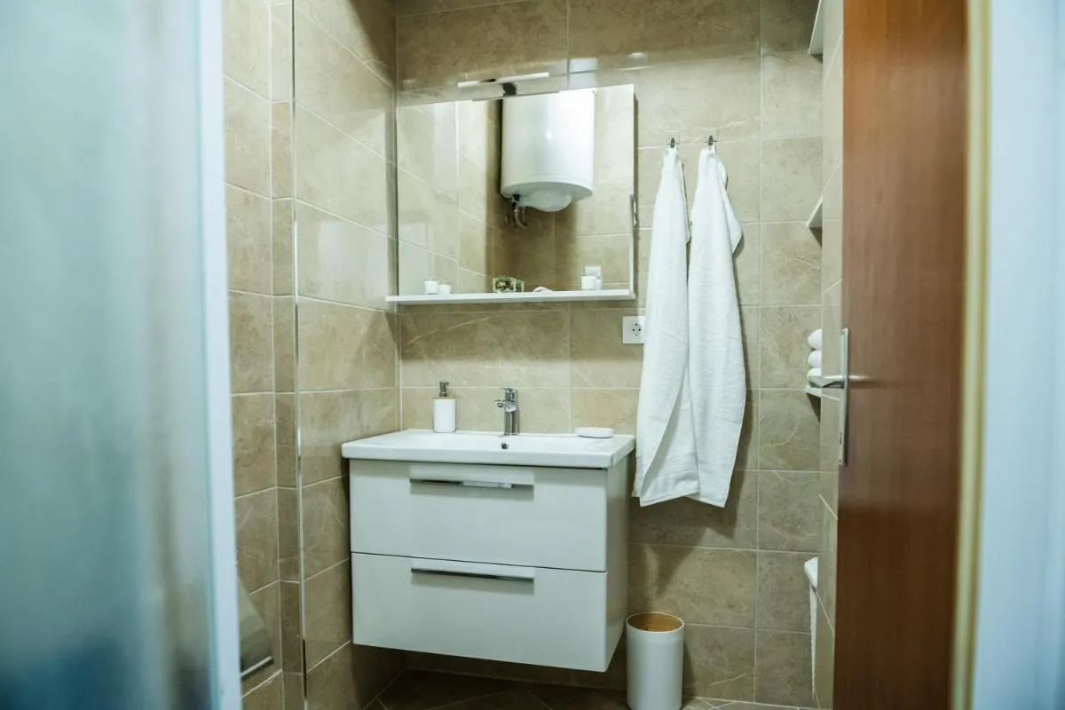 Image 2 of Apartment Pebbles – With Jacuzzi