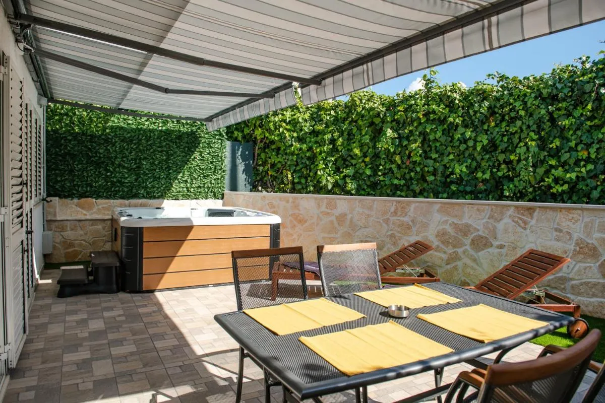 Image 4 of Apartment Pebbles – With Jacuzzi
