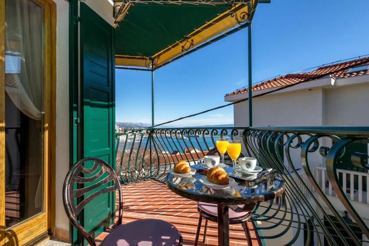 Image 3 of Apartment Romansa