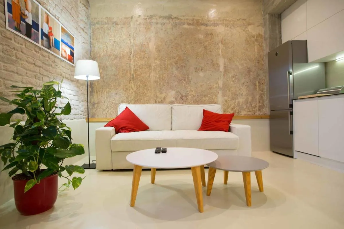 Image 2 of Apartment Traces