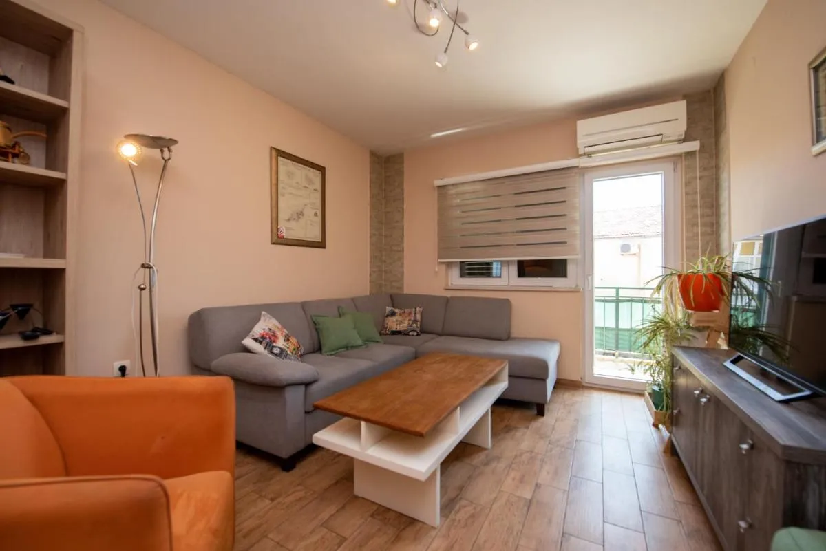 Image 4 of Apartment Traveler