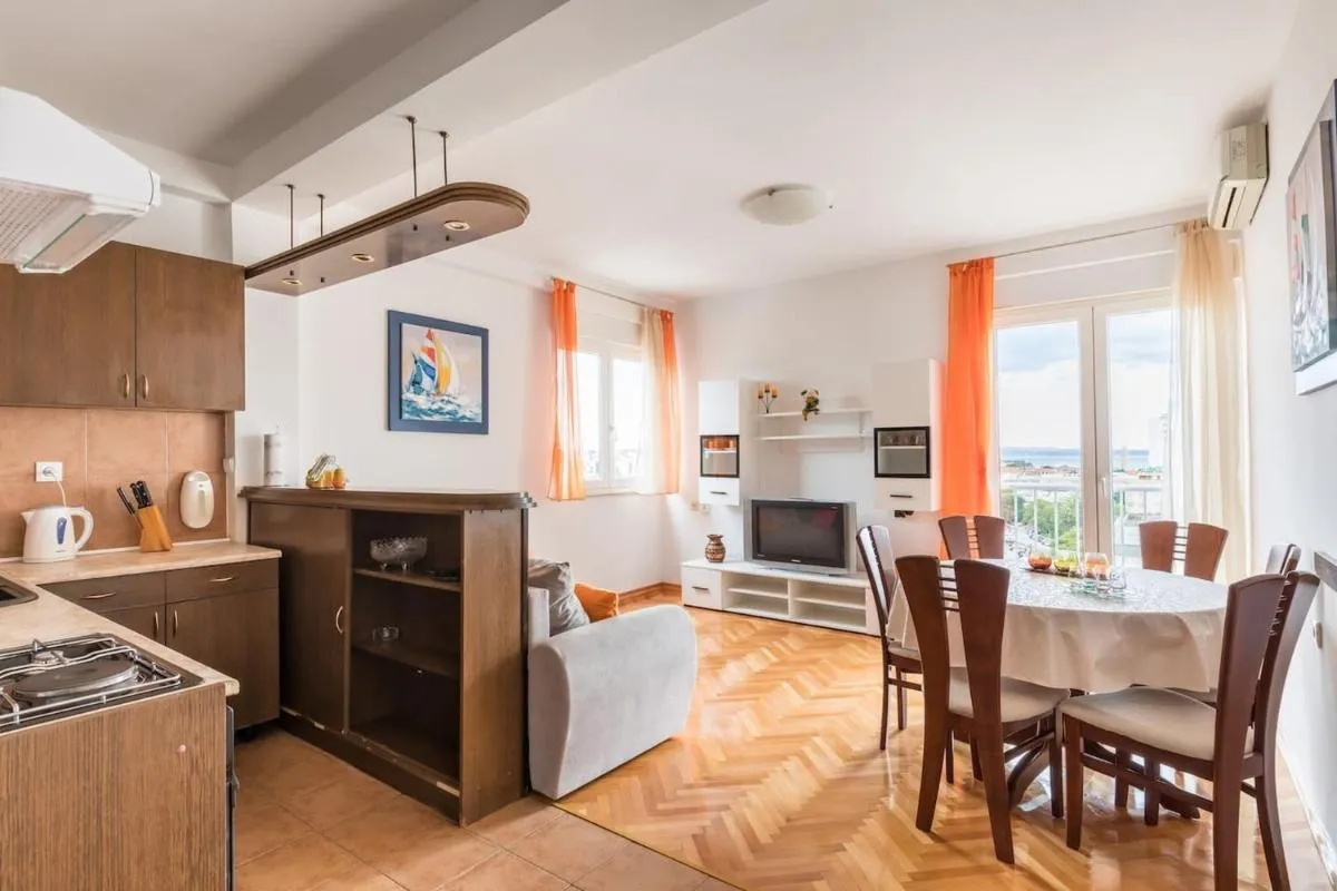 Image 3 of Apartment-center of Split