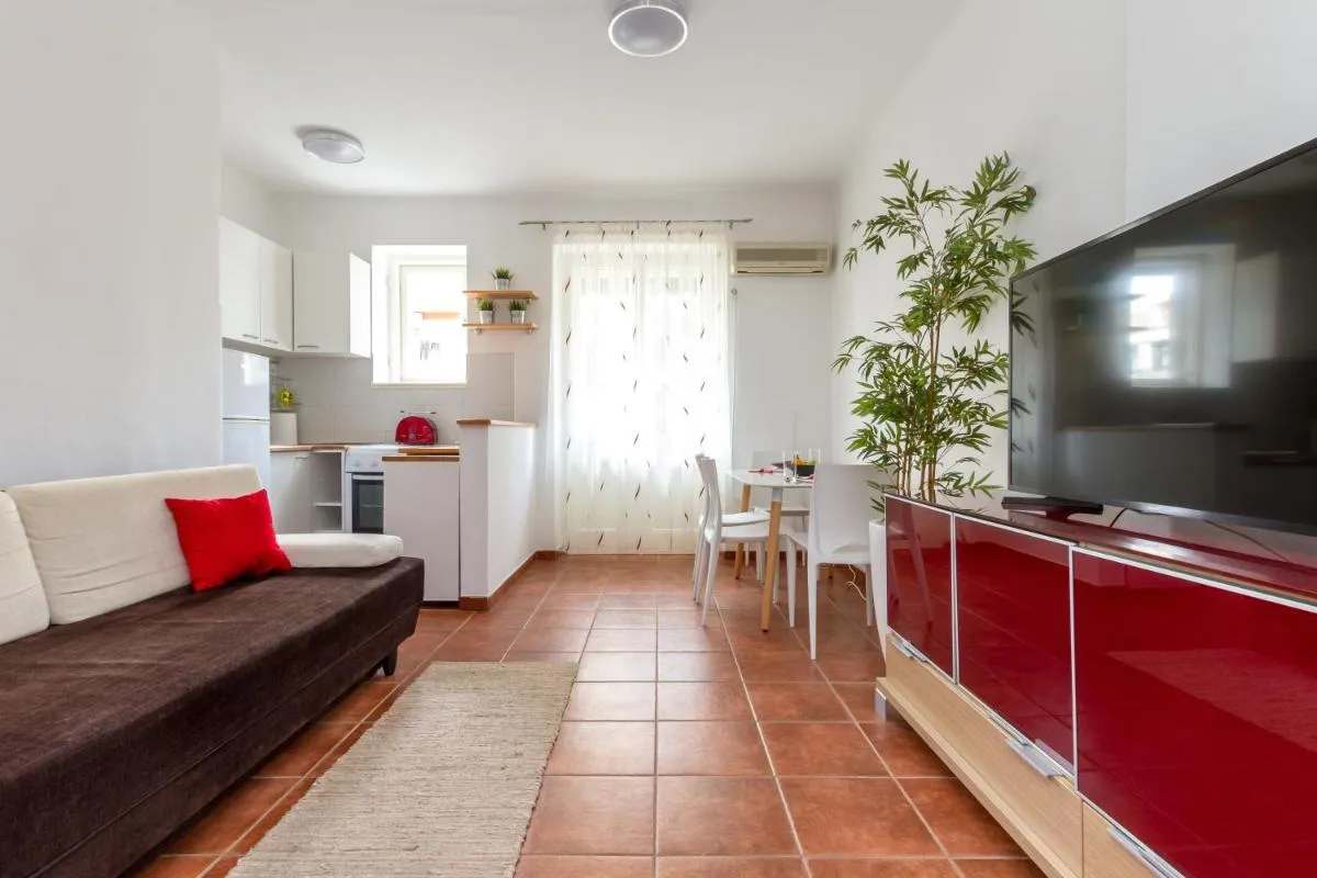 Image 3 of Apartment of Solitude