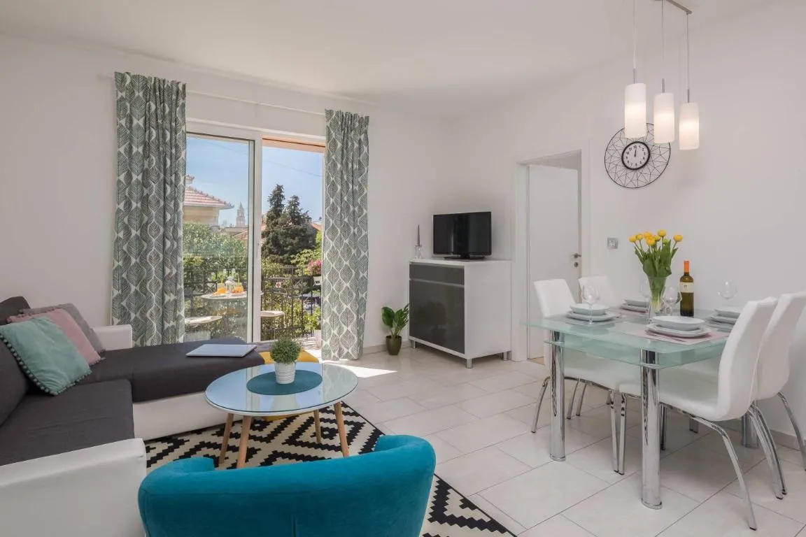 Image of Apartments CenterLink