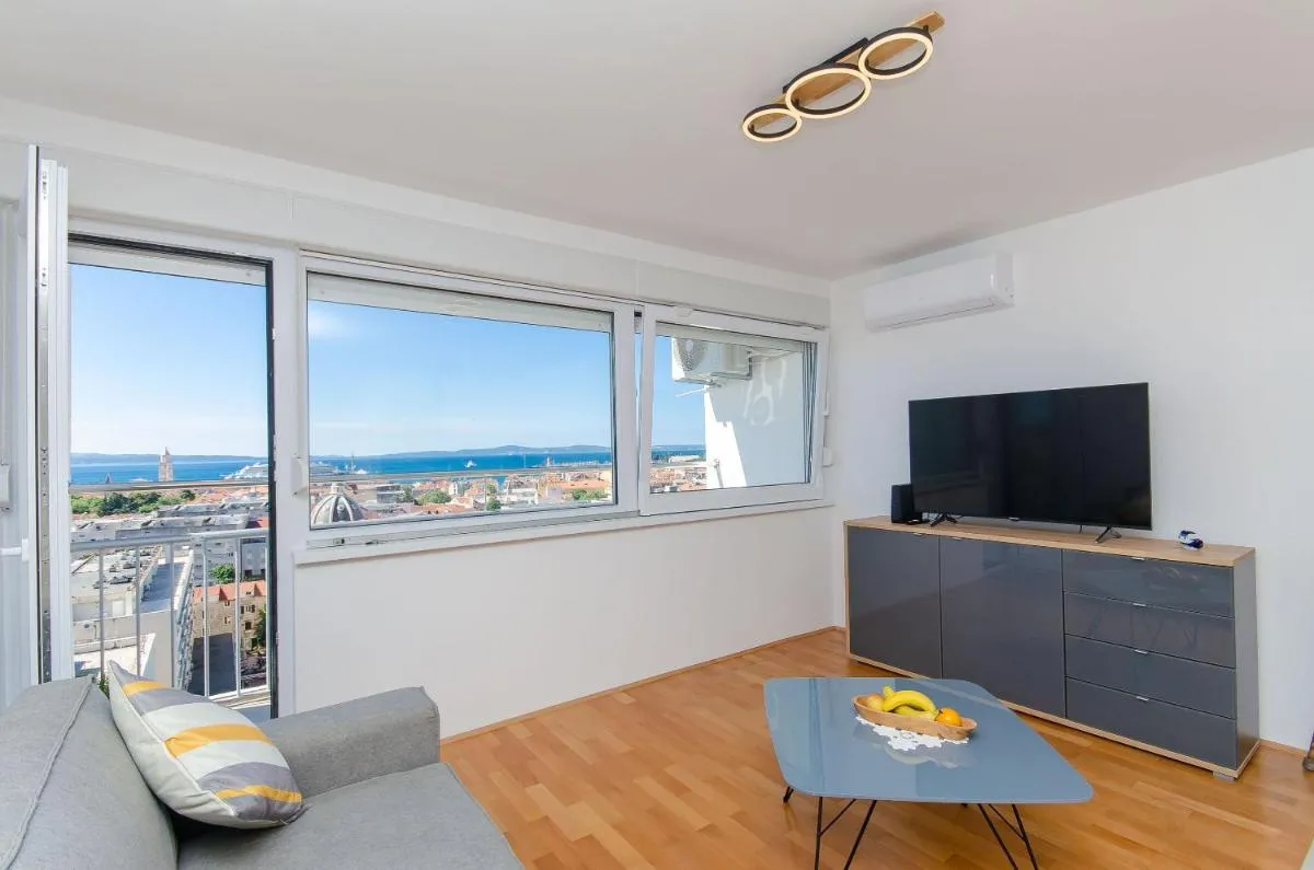 Image 4 of Apartments City View