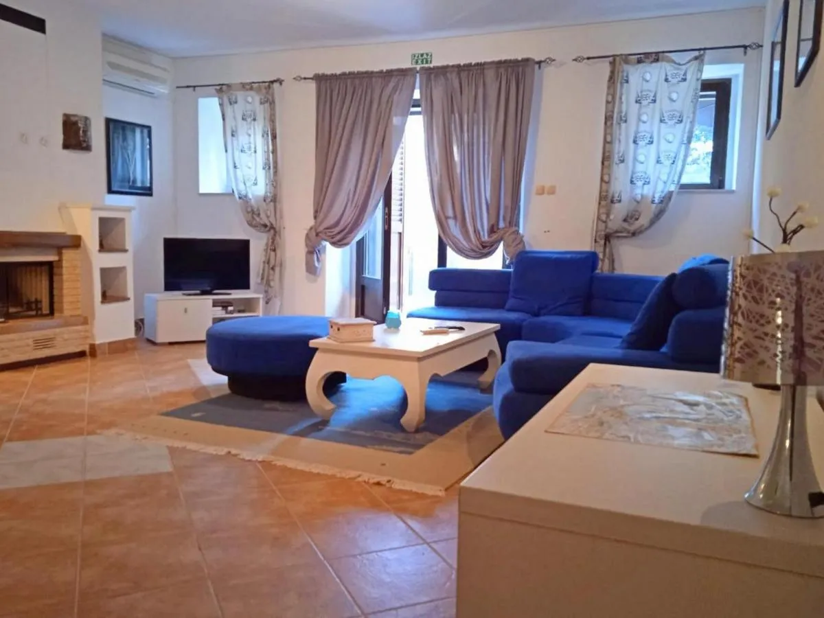 Image 2 of Apartments F&A