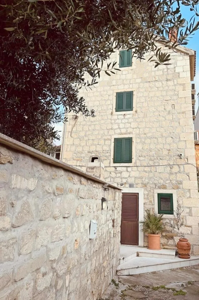 Image 6 of Apartments F&A