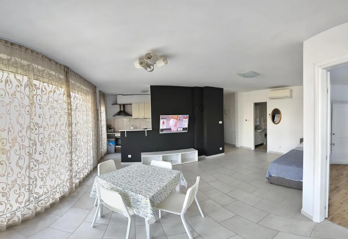 Image 4 of Apartments Mariot