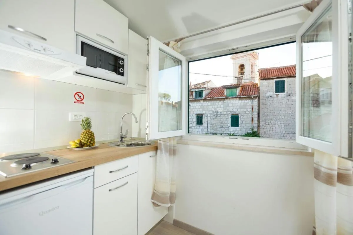 Image 3 of Apartments & Room Libar