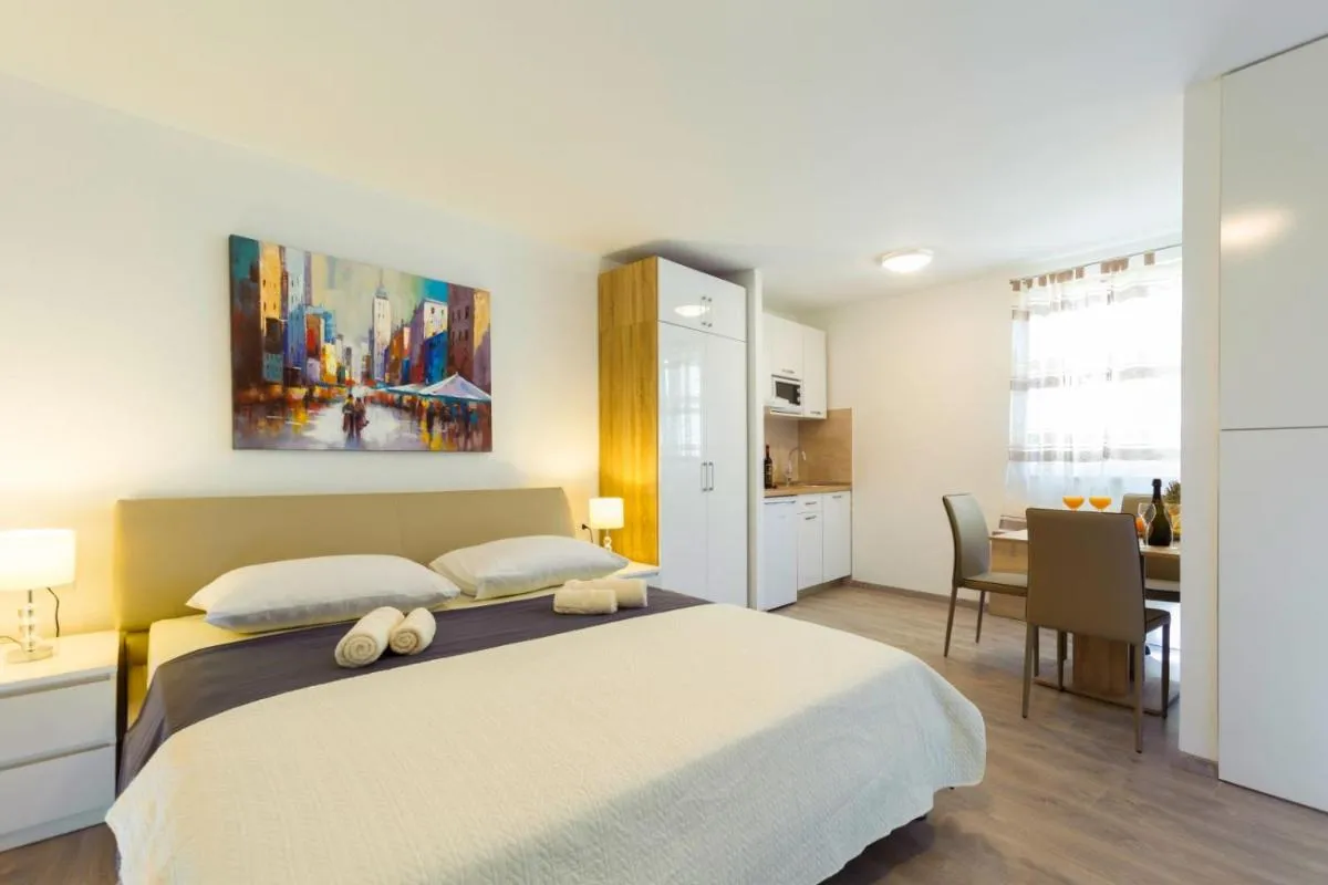 Image 5 of Apartments & Room Libar
