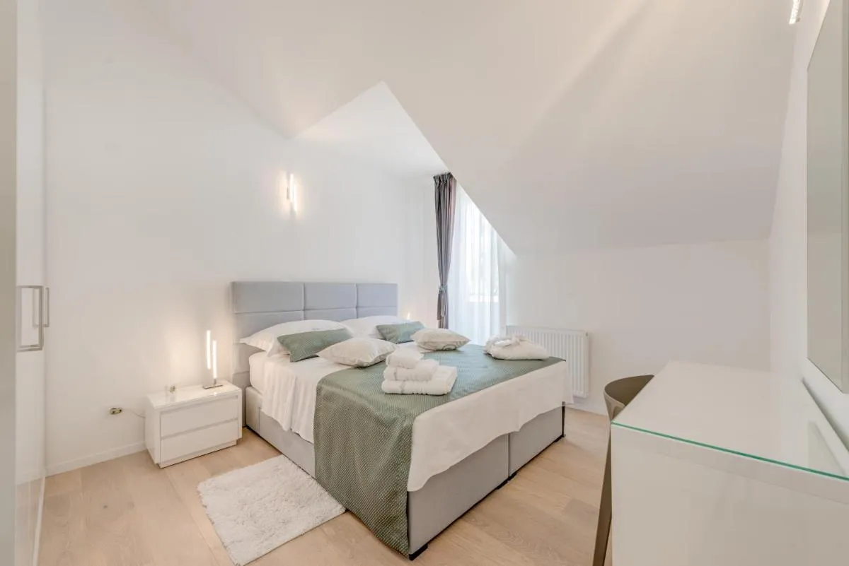 Image 1 of Apartments with WiFi Split – 17539
