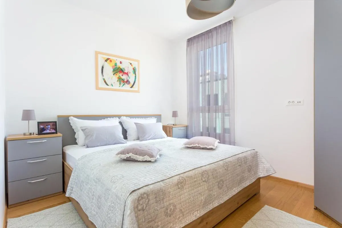 Image 1 of Apartments with WiFi Split – 21368