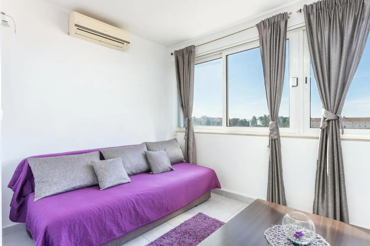 Image 1 of Apartments with a parking space Split – 22909