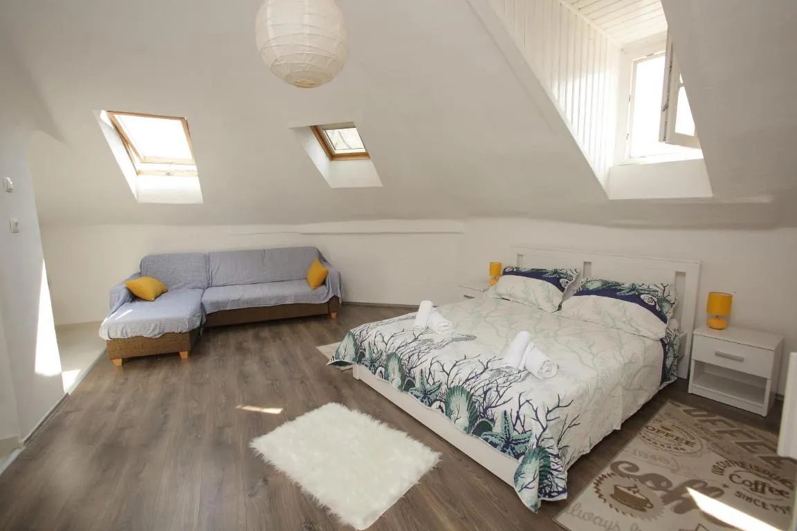 Image of Apartment top center Lucia