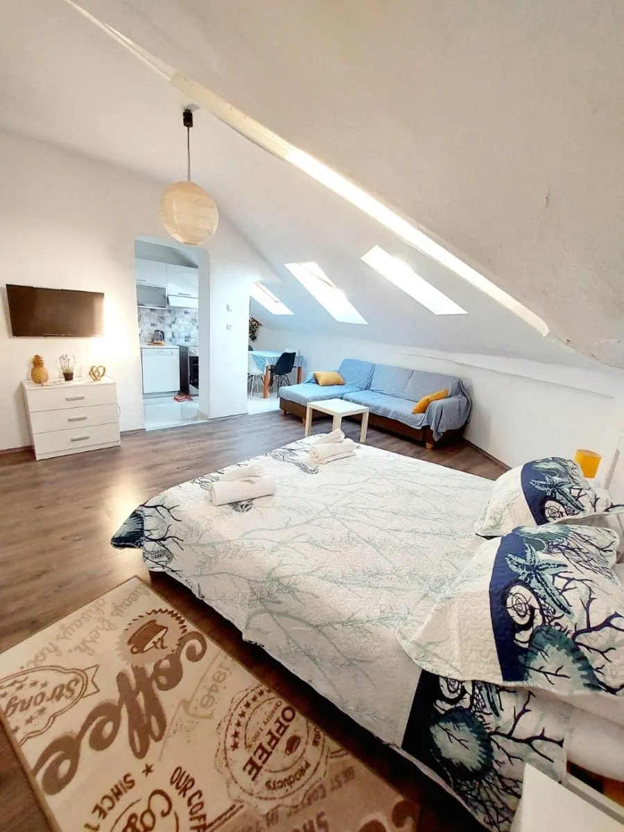 Image 3 of Apartment top center Lucia