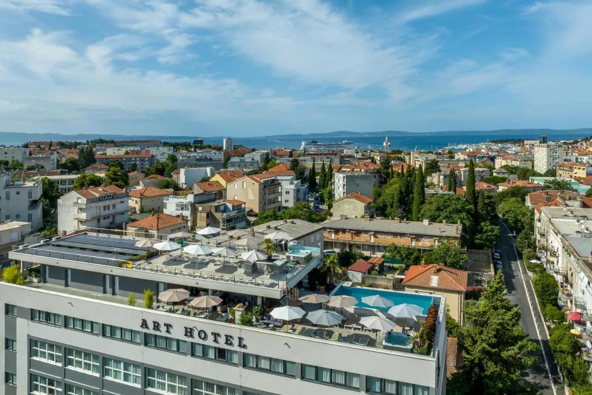 Image 1 of Art Hotel