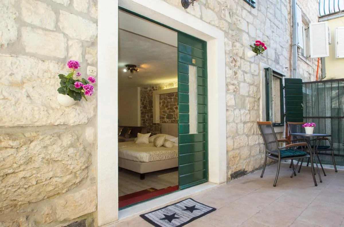 Image 5 of Authentic Luxury Rooms
