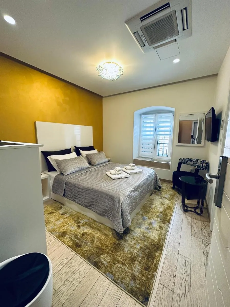 Image 6 of B&B Skyfall