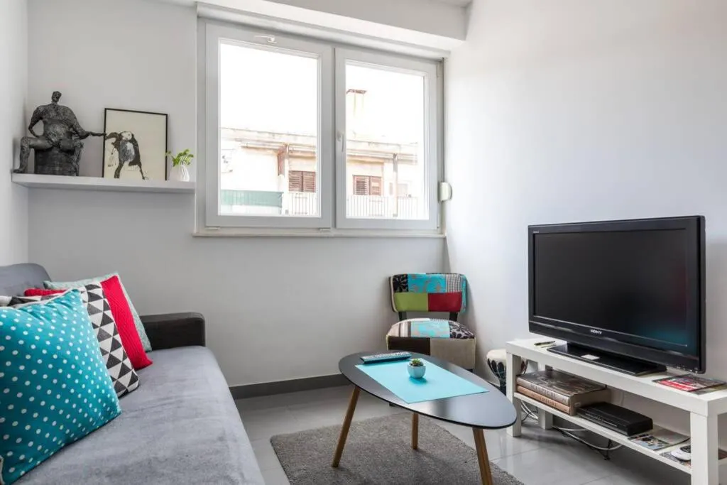 Image 4 of Banana Split Youth Apartment