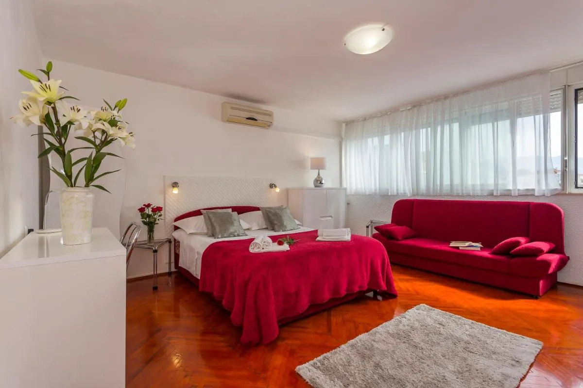 Image 6 of Beach Split Apartments