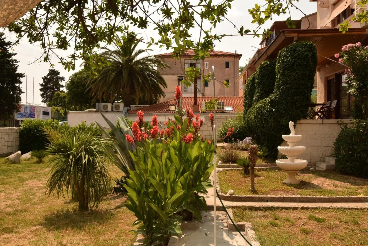 Image 5 of Beach Villa at top location