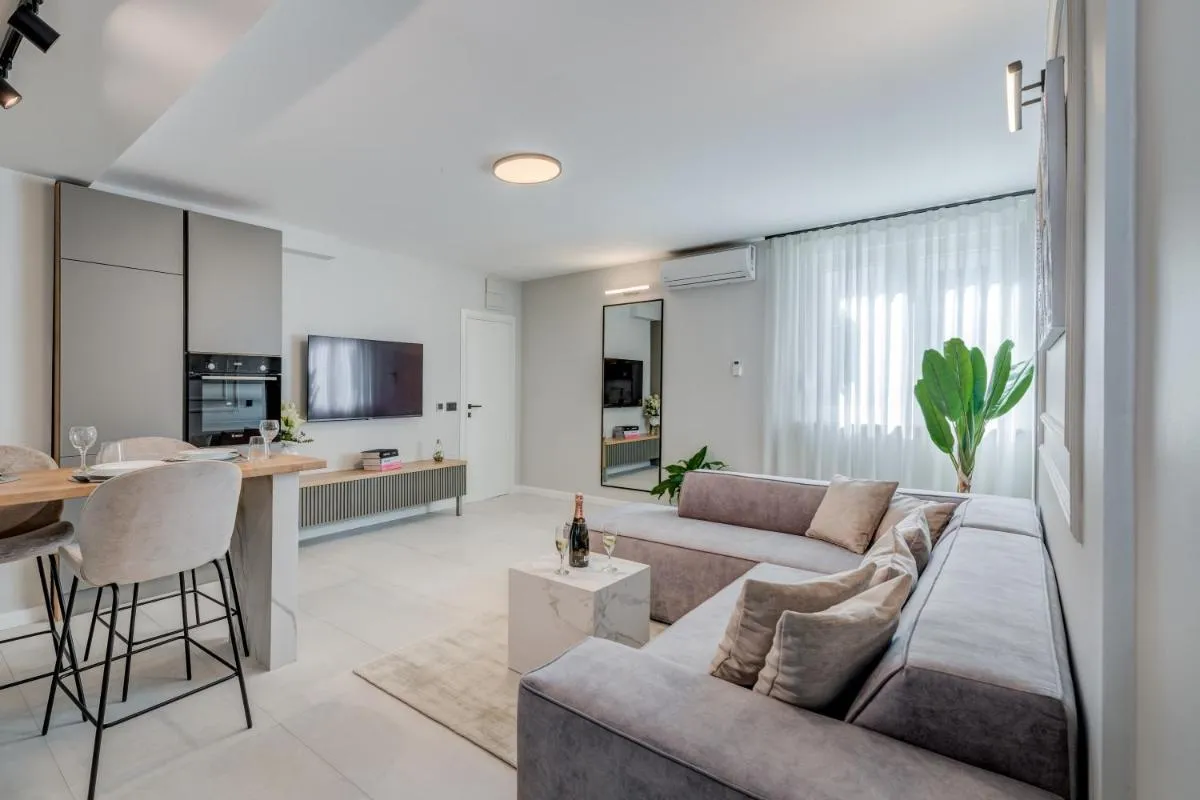 Image 4 of Beachfront Apartment Split