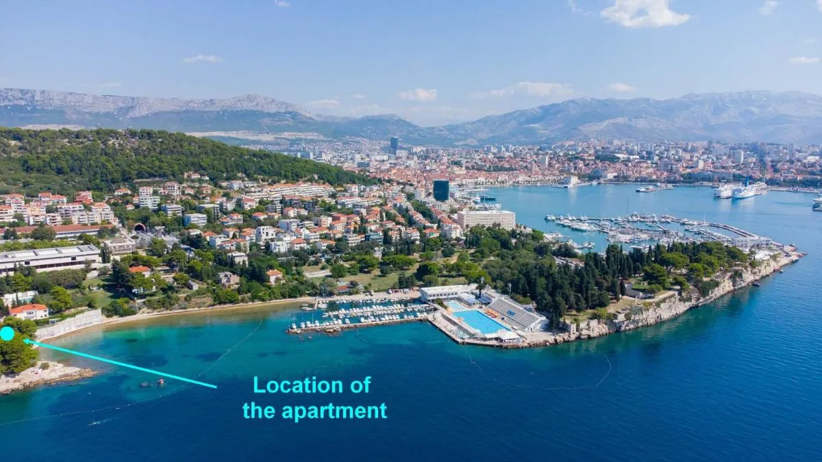 Image 5 of Beachfront apartment with balcony and parking