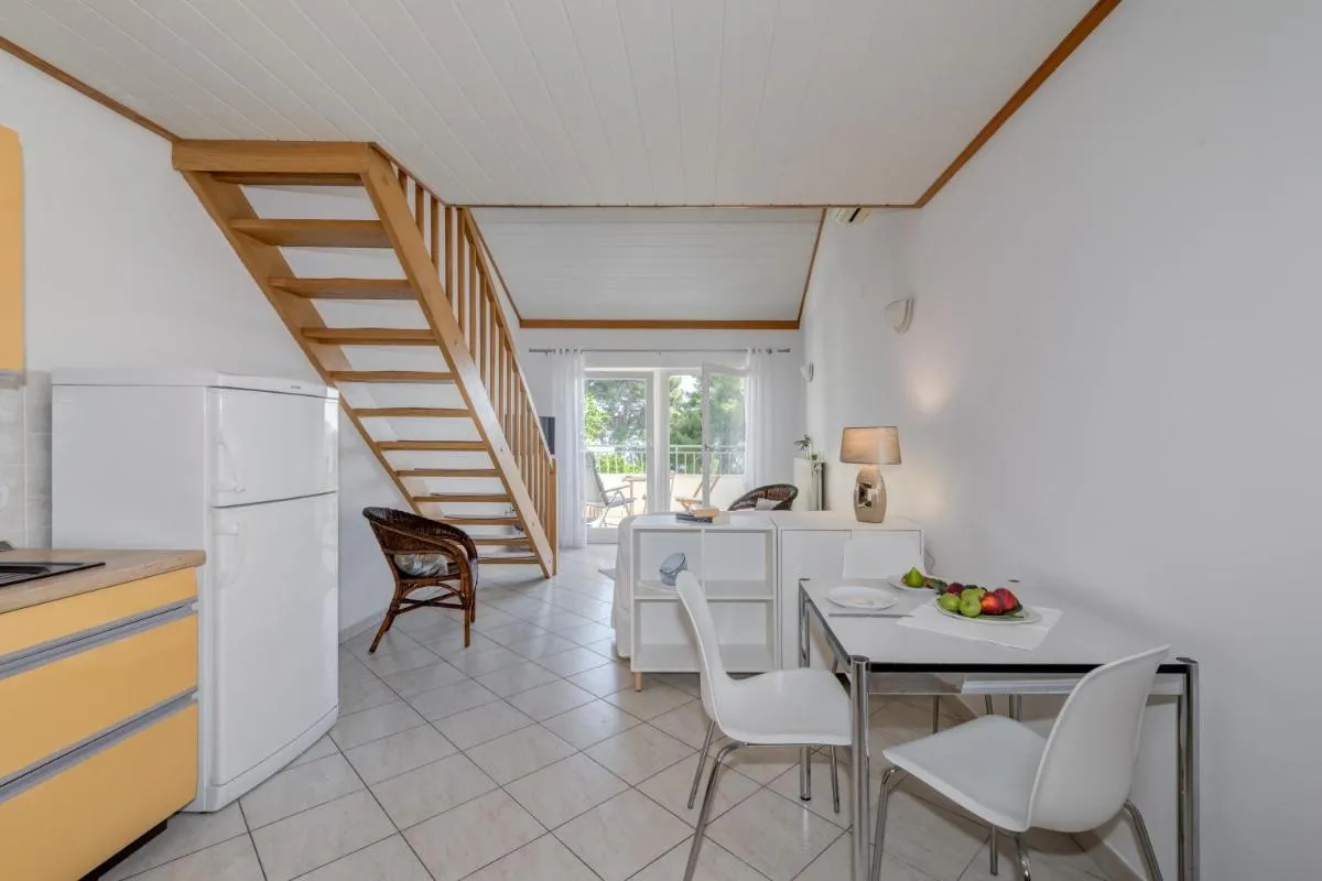 Image 3 of Beachfront apartment with balcony and parking