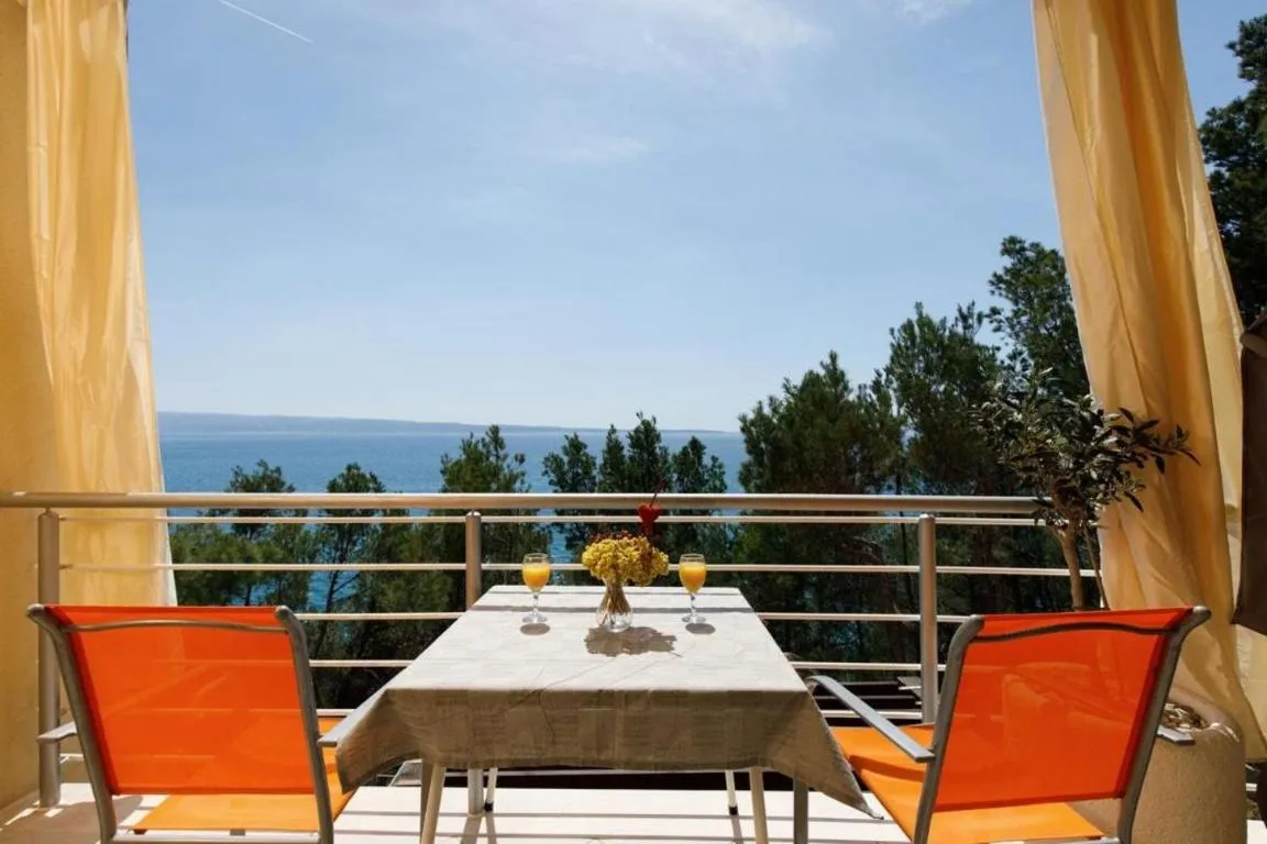 Image of Beautiful apartment for 3 adults next to the beach