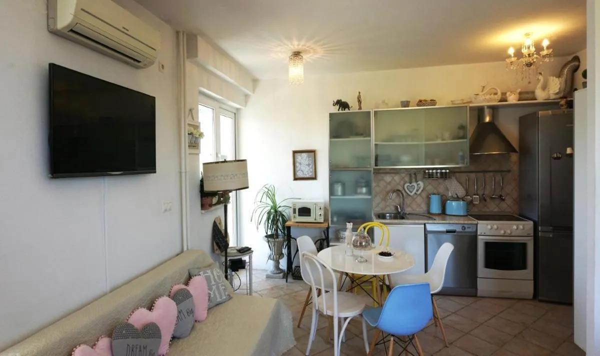 Image 3 of Blue Sea View Apartment